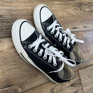 Converse All Stars Low Top Size 6.5 Women’s Black & White Sneakers